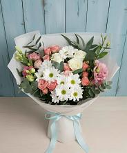 Букет цветов из:  Розы, Лизиантусы и Хризантемы в Чанах