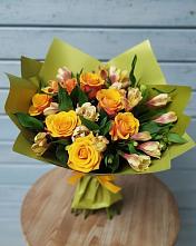 Букет цветов из:  Альстромерии и Розы в Чанах