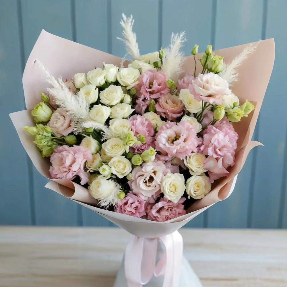 Букет цветов из: Альстромерии и Розы в Чанах