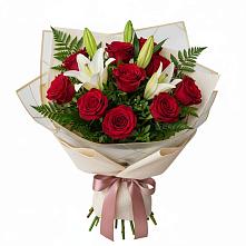 Букет цветов из:  Лилии и Розы в Чанах