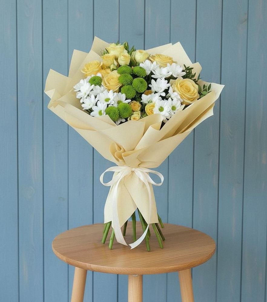 Букет цветов из: Хризантемы и Розы в Чанах