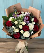 Букет цветов из:  Розы и Альстромерии в Чанах