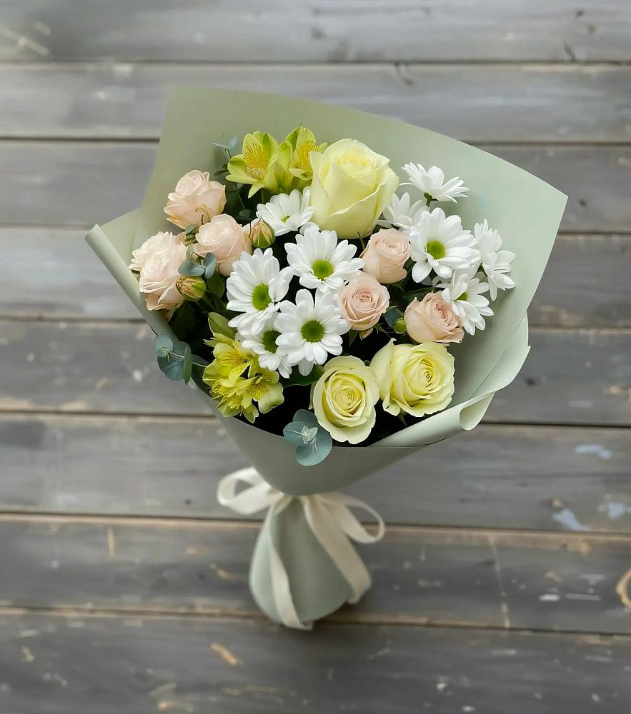 Букет цветов из: Альстромерии, Розы и Хризантемы в Чанах