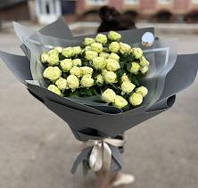 Букет Белые кустовые розы Солинеро в Чанах