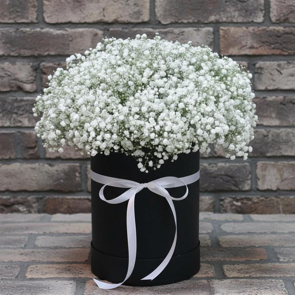 Цветочная композиция из Гипсофила в шляпной коробке в Чанах