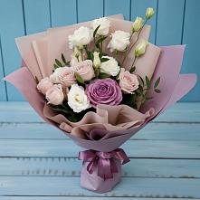 Букет цветов из:  Розы и Лизиантусы в Чанах