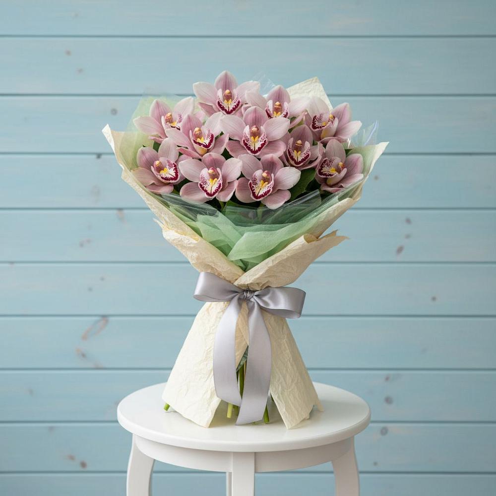 Букет цветов из: Орхидеи и Розы в Чанах