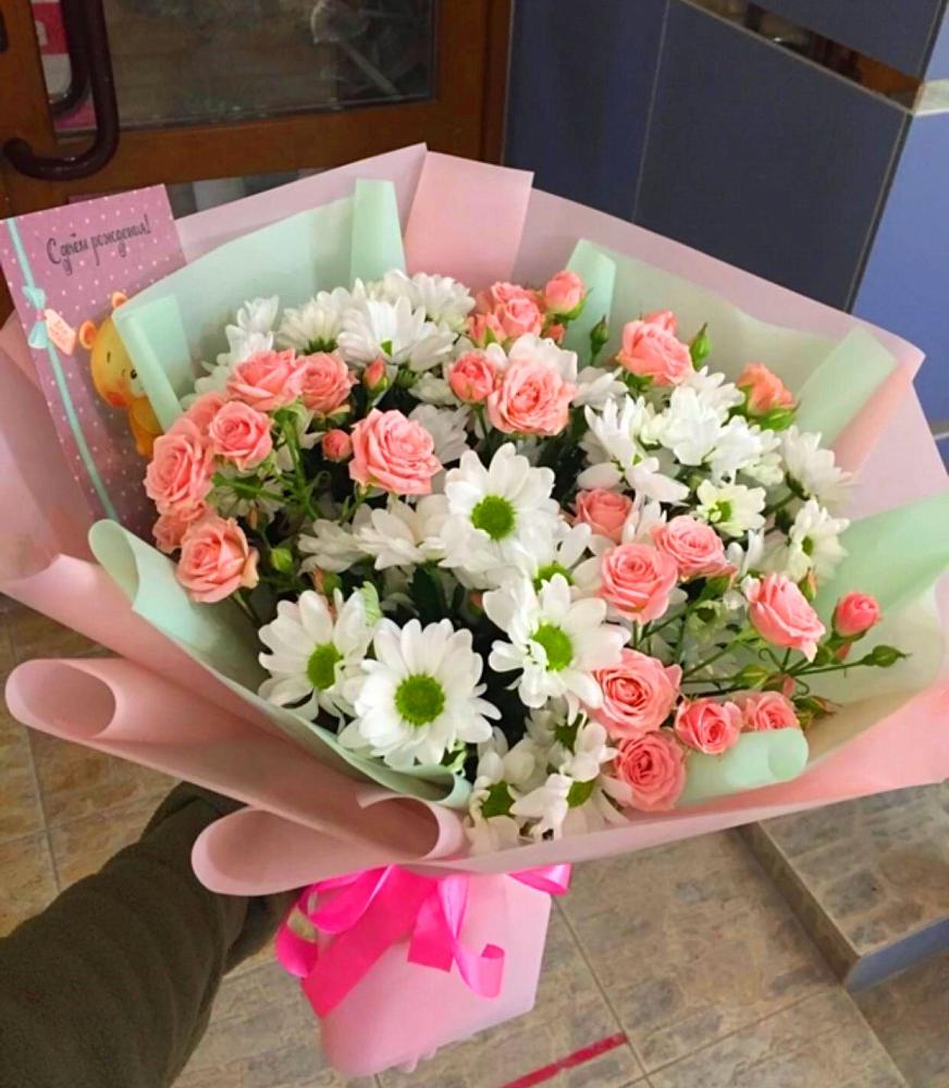 Букет цветов из: Розы и Хризантемы в Чанах