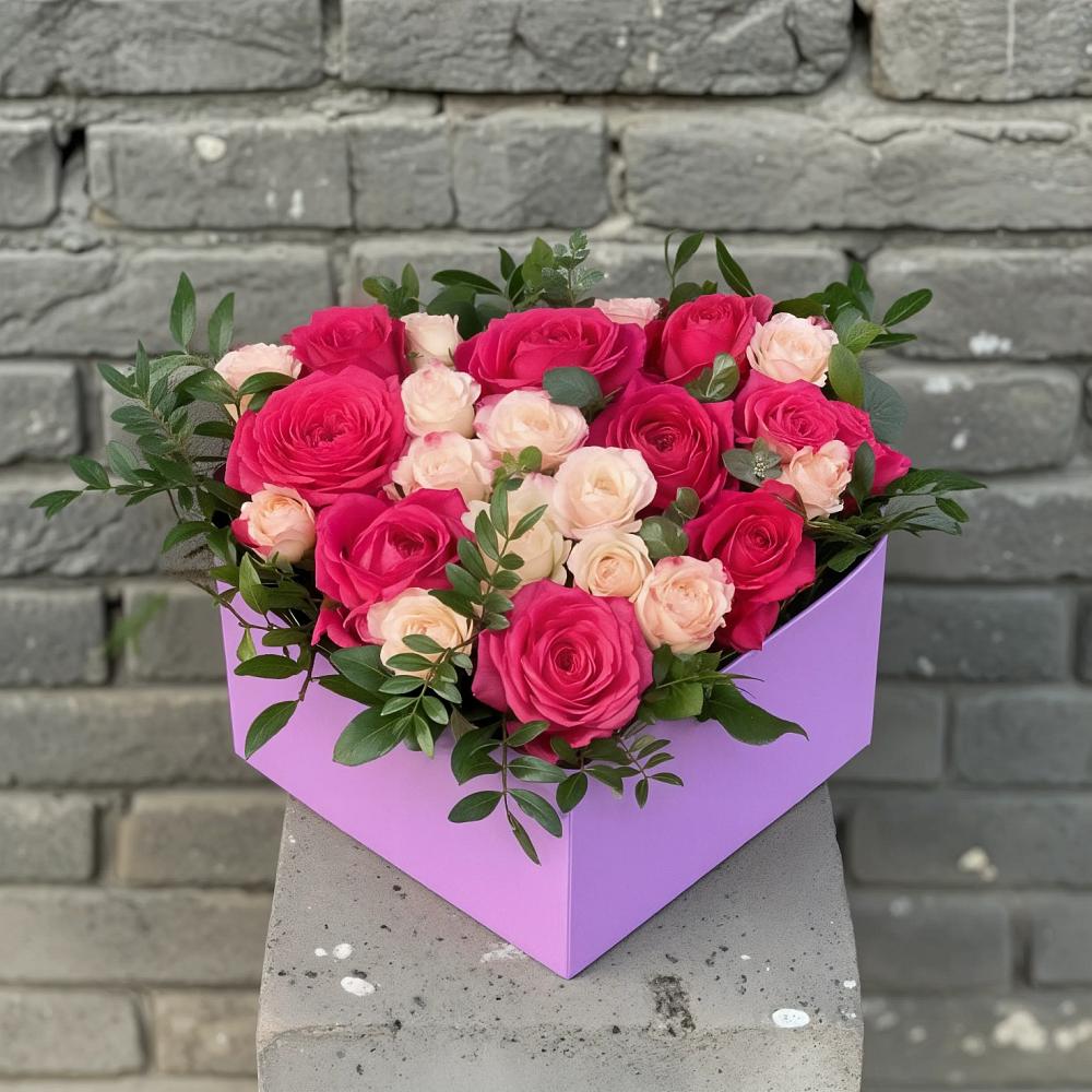 Цветочная композиция из Розы в коробке в Чанах