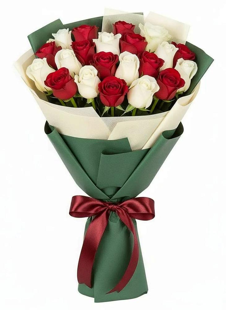 Букет Микс из красных и белых роз в Чанах