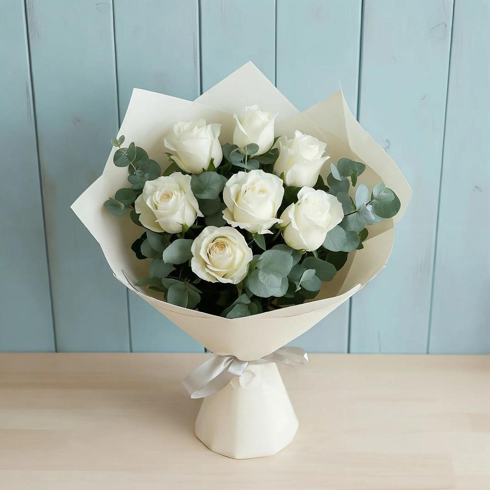 Букет Белые розы в Эвкалипте в Чанах