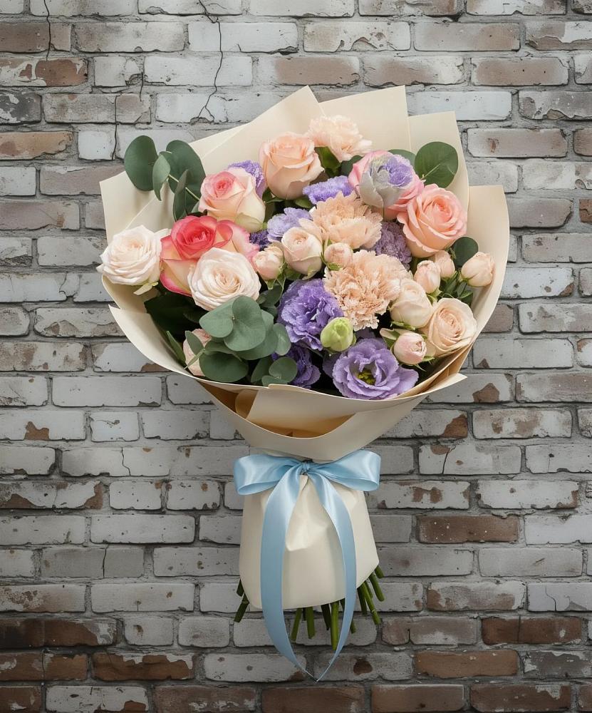 Букет цветов из: Розы, Лизиантусы и Гвоздики в Чанах