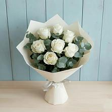 Букет Белые розы в Эвкалипте в Чанах