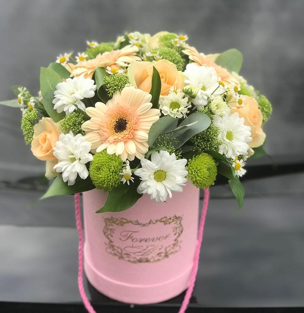 Цветочная композиция из Розы, Герберы и Хризантемы в шляпной коробке в Чанах