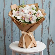 Букет цветов из:  Орхидеи и Розы в Чанах