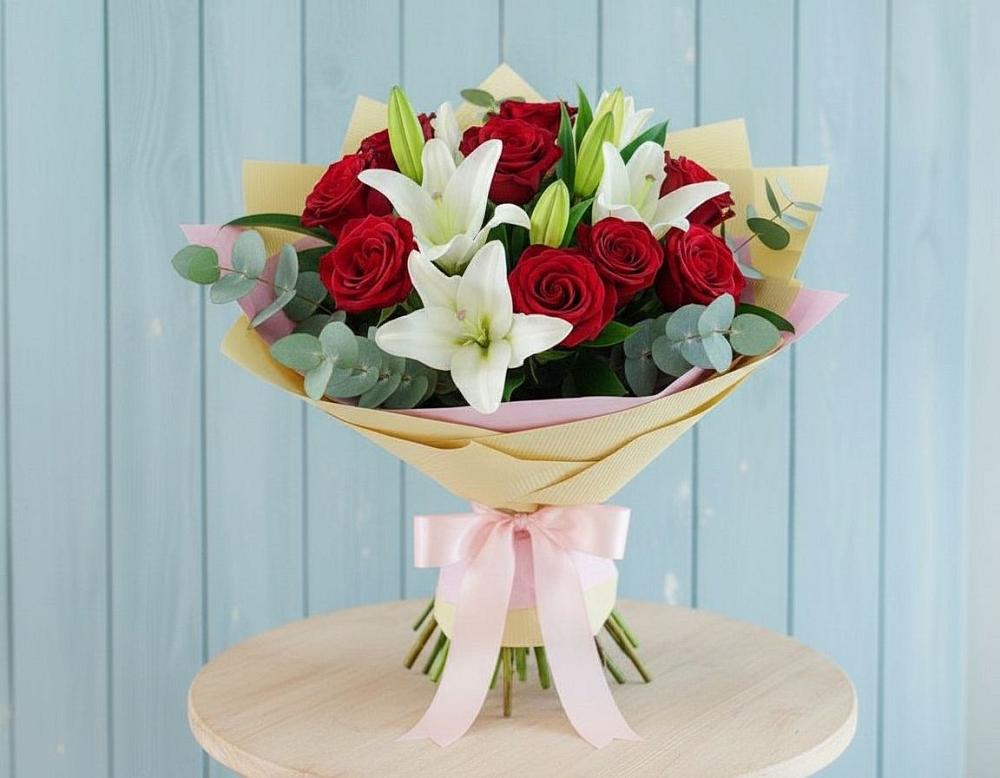 Букет цветов из: Лилии и Розы в Чанах